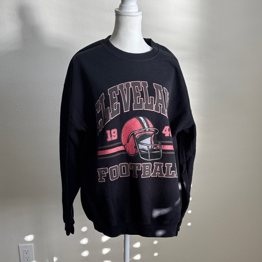Gildan Black Cleveland Football Crewneck Sweater - Picture 1 of 5
